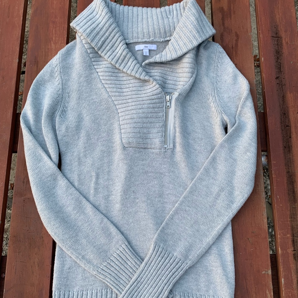 The Gap Gray Knit Quarter Zip Sweater